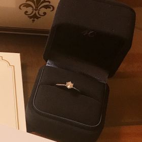 【4℃ BRIDAL(ヨンドシーブライダル)の口コミ】 彼がサプライズで選んでくれていたのですが、もともと私が好きなデザイン…