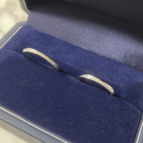 【銀座ダイヤモンドシライシの口コミ】 指が綺麗に見えるような華奢で繊細なデザインで探していました。シンプル…