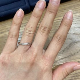 【JEWELRY STUDIO Advance(ジュエリースタジオアドバンス)の口コミ】 s字ウェーブで、ひねったようなデザインです。
真ん中のぷっくり感がとて…