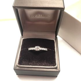 【アイプリモ(I-PRIMO)の口コミ】 プロポーズで彼から頂きました。
私の友達にもデザインを聞いてくれて
と…