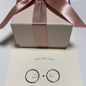 【アイプリモ(I-PRIMO)の口コミ】 指輪の決め手は一目惚れです。マットなベースにシルバーのラインがねじら…