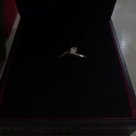 【ラザール ダイヤモンド(LAZARE DIAMOND)の口コミ】 ラザールダイヤモンドというブランド力とダイヤモンドの輝きが決め手でし…