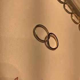 【杢目金屋(もくめがねや)の口コミ】 他のブランドにはまずない木目のデザインが素敵です。
木目も色合いが複数…