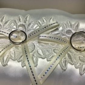 【PILOT BRIDAL(パイロットブライダル)の口コミ】 デザインがシンプルさの中にも上品さがあり、すぐに決めました。また、い…