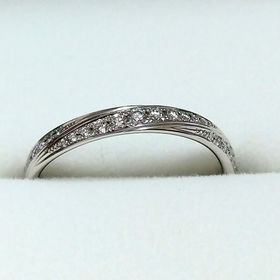 【PILOT BRIDAL(パイロットブライダル)の口コミ】 つけ心地重視の方におすすめです！
指輪を選び始めたときはなにもわからず…