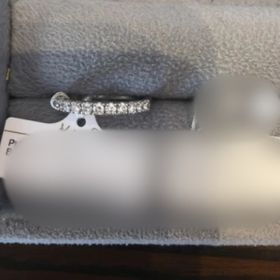 【ケイウノ ブライダル(K.UNO BRIDAL)の口コミ】 メレダイヤの輝きが綺麗でつけ心地も良いハーフエタニティーリングです。…