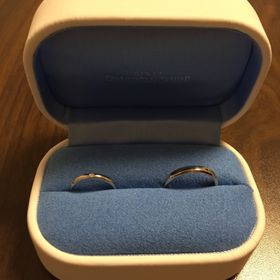 【銀座ダイヤモンドシライシの口コミ】 シンプルなデザインを探していたので、素材と指輪の太さで選びました。年…