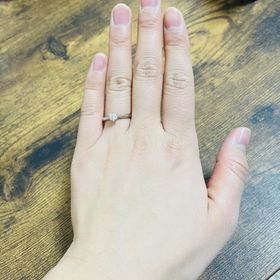 【銀座ダイヤモンドシライシの口コミ】 ゴージャスすぎず、寂しすぎないイメージのもの、予算内のもので紹介して…