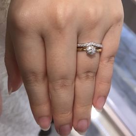 【TRECENTI(トレセンテ)の口コミ】 ダイヤモンドが光り輝いていて、とても存在感のある豪華な指輪でした。
少…