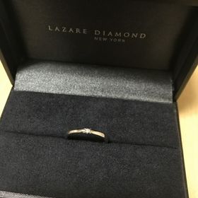 【ラザール ダイヤモンド(LAZARE DIAMOND)の口コミ】 シンプルなものを探していました。形はストレート一択！と考えていました…