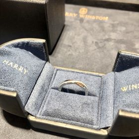 【ハリー・ウィンストン(Harry Winston)の口コミ】 シンプルすぎず、派手すぎず飽きのこないデザインでとても満足しています…