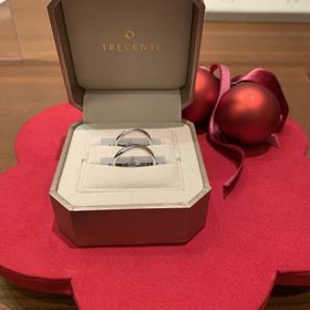 【TRECENTI(トレセンテ)の口コミ】 デザインがウェーブになっていて、ダイヤの大きさが違うのも素敵でした。…