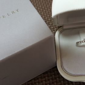 【STAR JEWELRY(スタージュエリー)の口コミ】 ハート☆
ハートのデザインがかわいくて、一目惚れ。
ハーフエタニティで、…