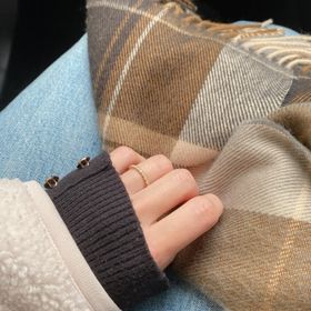 【YUKA HOJO(ユカホウジョウ)の口コミ】 以前からエタニティリングが気になっており、ユカホウジョウさんのブルー…