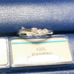 【銀座ダイヤモンドシライシの口コミ】 私は毎日お洒落につけることができるけれど、シンプルすぎず可愛らしいデ…