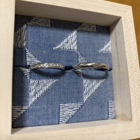 【Flowaves(フロウェーブス)の口コミ】 指元がキラキラしているとテンションがあがるのでキラキラした指輪が欲し…