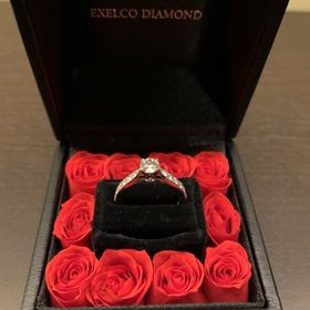 【エクセルコダイヤモンド(EXELCO DIAMOND)の口コミ】 結婚指輪とデザインを合わせてミル打ちのもので探していました。
メレダイ…