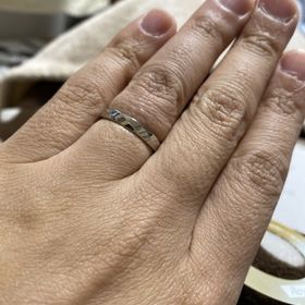 【ラザール ダイヤモンド(LAZARE DIAMOND)の口コミ】 デザインが気に入って購入しました、普通のリングだと面白味がないので、…