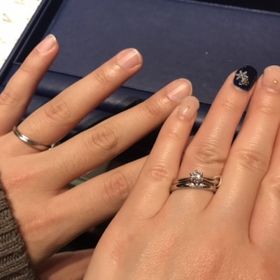 【銀座ダイヤモンドシライシの口コミ】 シンプルなデザインが好きなので、あまり派手すぎないストレートのものを…