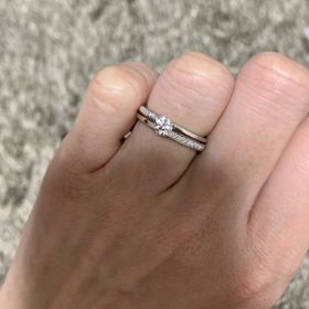 【FORMIA(フォルミア)の口コミ】 普段使いも出来る婚約指輪を探しており、ダイヤの存在感はあるが、主張し…