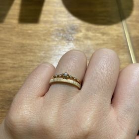 【ith(イズ)の口コミ】 沢山の種類の指輪の中で、ほかにはない縦にラインが入ったデザインのもの…