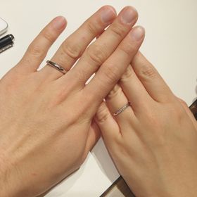 【ラザール ダイヤモンド(LAZARE DIAMOND)の口コミ】 他ブランドの指輪ではあまりしっくりこなかったのですがデザインがすごく…