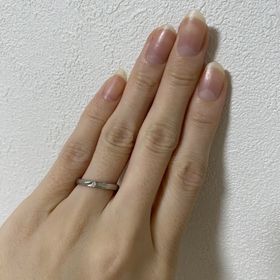 【ラザール ダイヤモンド(LAZARE DIAMOND)の口コミ】 エタニティも検討しましたが、普段使いしやすさを考えて一石のものにしま…