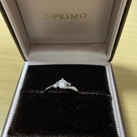 【アイプリモ(I-PRIMO)の口コミ】 派手過ぎずシンプル過ぎないものを探していました。試着した時に指が綺麗…