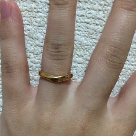 【ジュエルツチヤの口コミ】 もともと、少し曲がったデザインのものを探しており、
理想のデザインだっ…