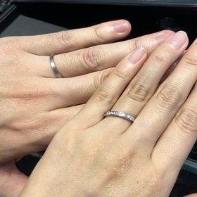 【エクセルコダイヤモンド(EXELCO DIAMOND)の口コミ】 ・年齢を重ねても装着しているイメージが湧いたため
・1番キラキラだった…