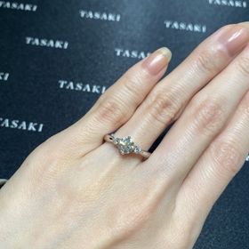 【TASAKI(タサキ)の口コミ】 シルエットがスタイリッシュかつ少し丸みを帯びており、指が綺麗に見える…