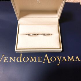 【ヴァンドーム青山(VENDOME AOYAMA)の口コミ】 指が少し長く見えるような、ウェーブのかかったデザインにしました。
女性…
