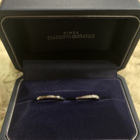 【銀座ダイヤモンドシライシの口コミ】 プラチナの細身でキラキラした、キレイめな指輪が理想でしたが
とても理想…
