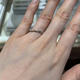 【ジュエリークラフトYAMAJIの口コミ】 指輪のデザインを探して数店舗まわりました。基本ストレートに少しだけウ…