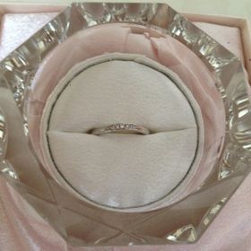 【JEWELRY  KAMATA(ジュエリーかまた)の口コミ】 結婚指輪はずっとつけるものなので、シンプルすぎても嫌だし、可愛さも入…