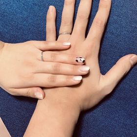 【アイプリモ(I-PRIMO)の口コミ】 一目惚れですw
光沢の無いデザインが周りと被らず、2つとも同じデザインで…