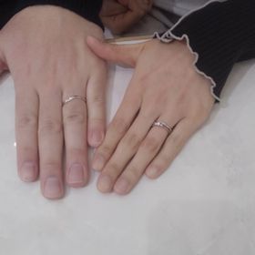 【One&Only(ワンアンドオンリー)の口コミ】 派手すぎず、細すぎず、真っ直ぐに近いものを探していました。あまりデザ…