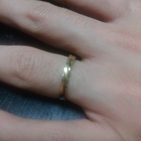 【ESTELLE(エステール)の口コミ】 贈る相手がピンク系の色が好きなのを知っていて、それに近い感じのリング…