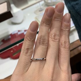 【TRECENTI(トレセンテ)の口コミ】 ダイアモンドが3粒でしたが、1粒が大きいのでとても存在感がありました。…