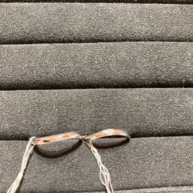 【TRECENTI(トレセンテ)の口コミ】 細身・一石・ダイヤモンドが大きめの指輪で、
細身ながらも存在感のある指…