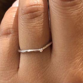 【ケイウノ ブライダル(K.UNO BRIDAL)の口コミ】 デザインはとても綺麗なものがおおかったです。個人的に細身のデザインが…