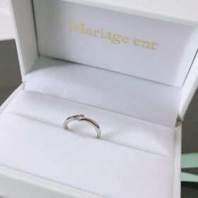 【Mariage ent(マリアージュエント)の口コミ】 シンプルなウェーブの指輪を探していました。ダイヤは要らないと思ってい…