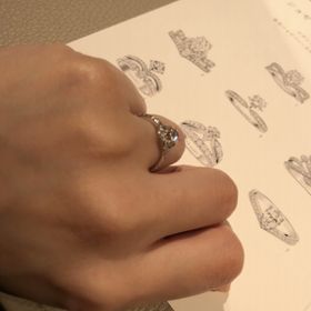 【ショーメ(CHAUMET)の口コミ】 ショーメはティアラモチーフのリングが多い中、控えめですが上品でお値段…