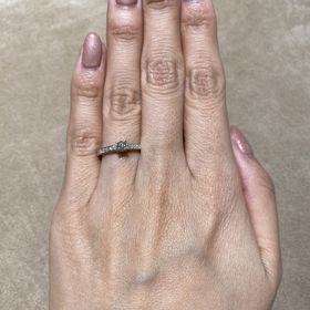 【ブシュロン(BOUCHERON)の口コミ】 ダイヤは0.2カラットです。ザ・エンゲージという理想の形です。周りにダイ…