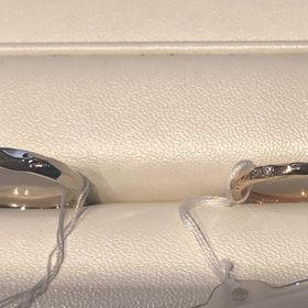 【LUCIE(ルシエ)】の口コミ ダイヤカットが施されており、反射してキラキラと煌めきます。また小粒のダ...