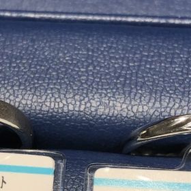 【銀座ダイヤモンドシライシの口コミ】 元々はダイヤ無しのシンプルなデザインを求めていましたが、たくさん見て…