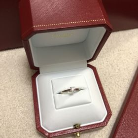 【カルティエ(Cartier)の口コミ】 昔からの憧れのブランドでした。
実際に店舗に行って指輪を試着してみると…