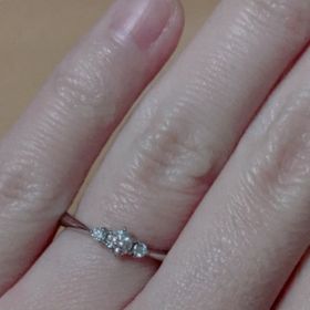 【TRECENTI(トレセンテ)の口コミ】 繊細なデザインながら可愛い雰囲気もあり素晴らしいデザインだと思い見た…