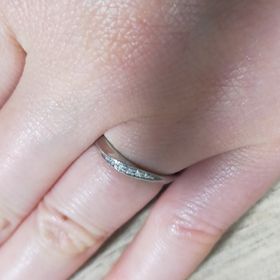 【4℃ BRIDAL(ヨンドシーブライダル)の口コミ】 気軽につけられる指輪がよくて、このタイプのものにしました。やはり日常…