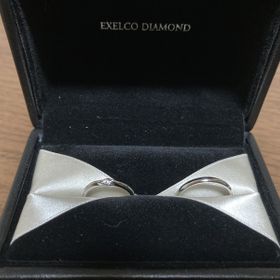 【エクセルコダイヤモンド(EXELCO DIAMOND)の口コミ】 元々ウェーブの石入り指輪を探していましたが、実際に着用してみるとウェ…